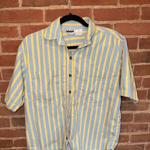 Men’s Blue and Yellow Striped Short-Sleeve Button-Down Shirt